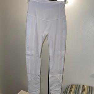 Lulu White Women’s leggings w/pockets